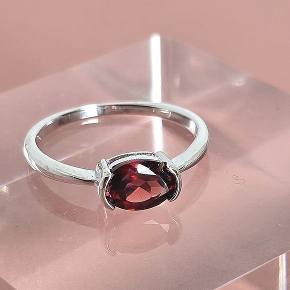 Natural Garnet 925 Sterling Silver Ring Sz 8 - Picture 7 of 8